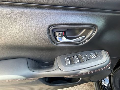 Used 2025 Honda HR-V Sport image 18