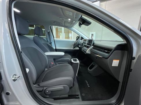 Used 2024 Hyundai Ioniq 5 SEL image 25