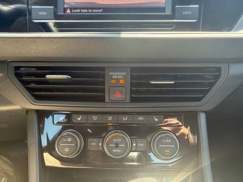 Used 2024 Volkswagen Jetta SE FWD image 26