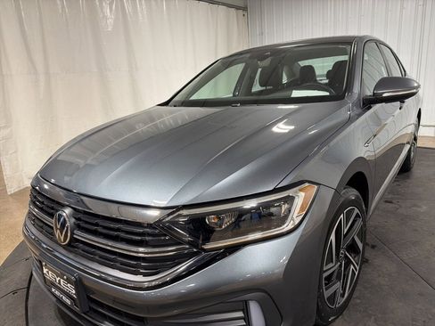 Used 2023 Volkswagen Jetta SEL image 14