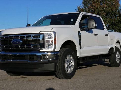 New 2026 Ford F250 XLT w/ FX4 Off-Road Package image 1