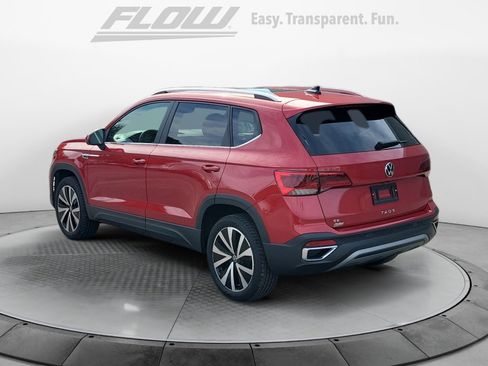 Certified 2023 Volkswagen Taos SE w/ Panoramic Sunroof Package image 6