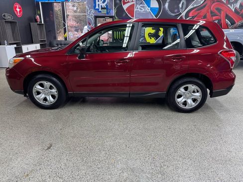 Used 2014 Subaru Forester 2.5i image 2