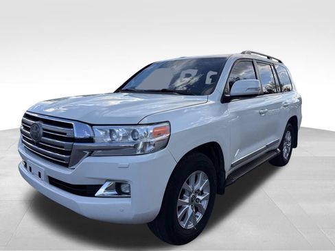 Used 2019 Toyota Land Cruiser w/ Carpet Mat Package AWD/4WD image 4
