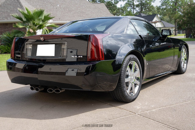 Used 2006 Cadillac XLR RWD image 19
