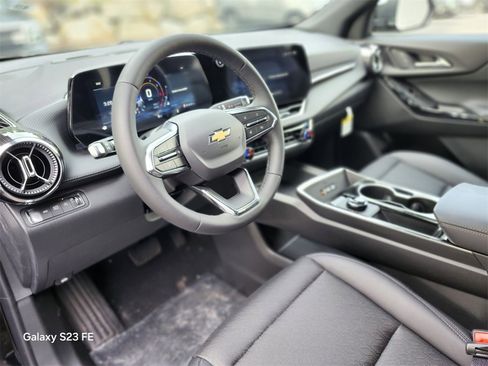 New 2026 Chevrolet Equinox LT w/ Convenience Package II image 17