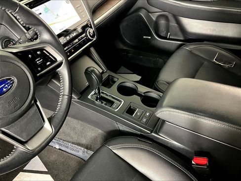 Used 2018 Subaru Outback 2.5i Limited AWD/4WD image 18