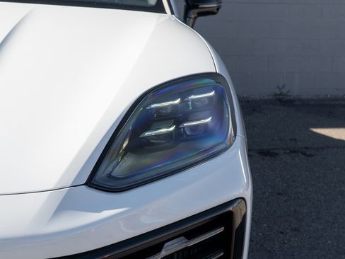 New 2026 Porsche Cayenne Coupe image 11