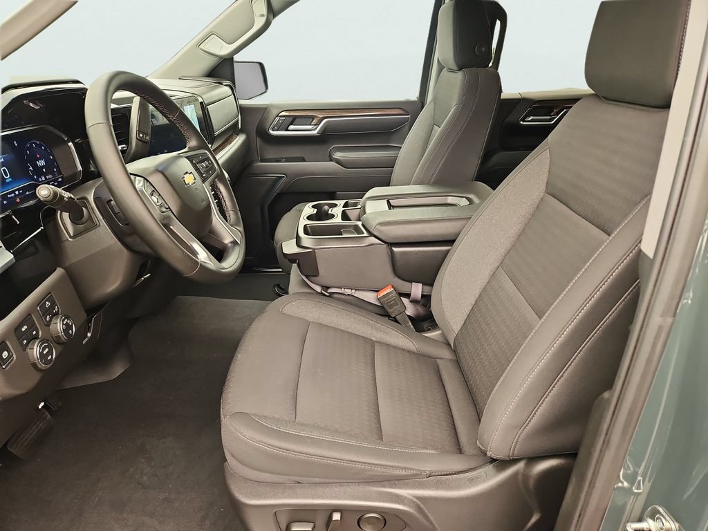 Certified 2025 Chevrolet Silverado 1500 LT AWD/4WD image 31