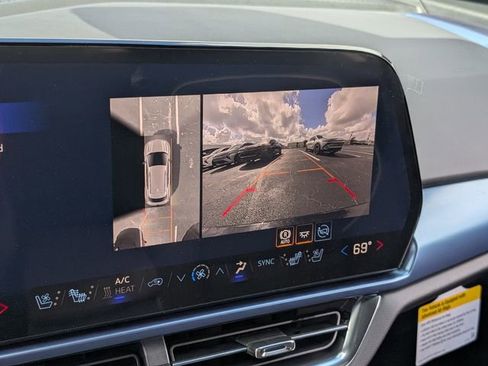 New 2026 Chevrolet Equinox EV LT w/ Convenience Package II AWD/4WD image 10