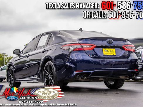 Used 2022 Toyota Camry XSE FWD image 5