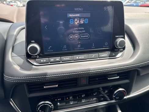 Used 2023 Nissan Rogue S FWD image 26