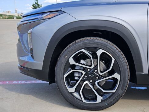 New 2026 Chevrolet Trax RS w/ Sunroof Package FWD image 12