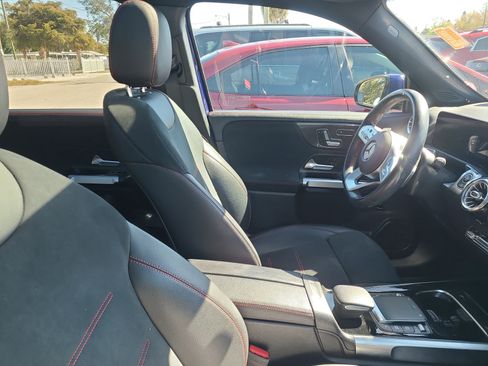 Used 2021 Mercedes-Benz GLB 250 GLB 250 image 10