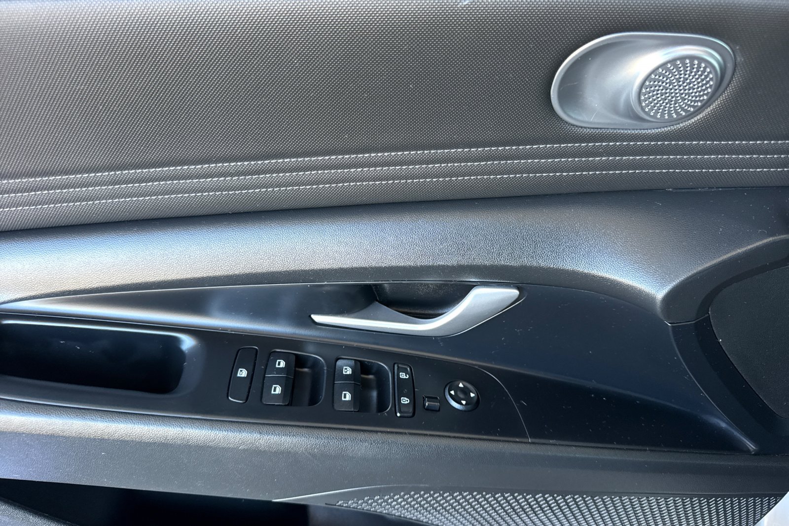 Used 2023 Hyundai Elantra SEL w/ Convenience Package FWD image 13