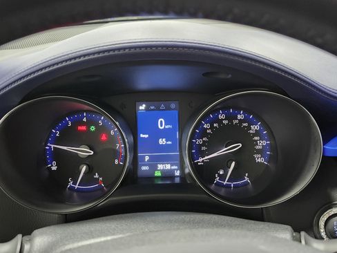 Used 2022 Toyota C-HR XLE image 23