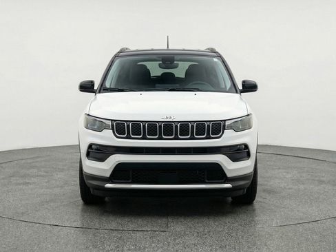 Used 2025 Jeep Compass Limited AWD/4WD image 2