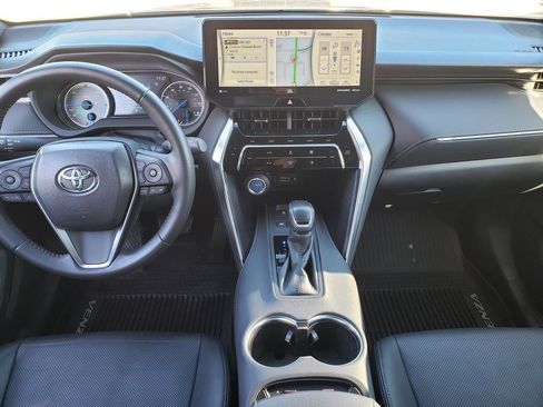 Used 2021 Toyota Venza Limited image 25