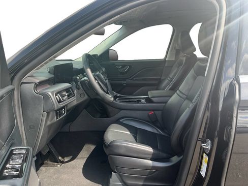 Used 2025 Lincoln Aviator 2WD image 14