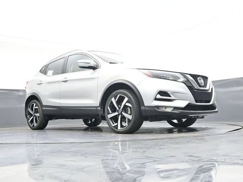 Used 2022 Nissan Rogue Sport SL w/ Premium Package FWD image 29