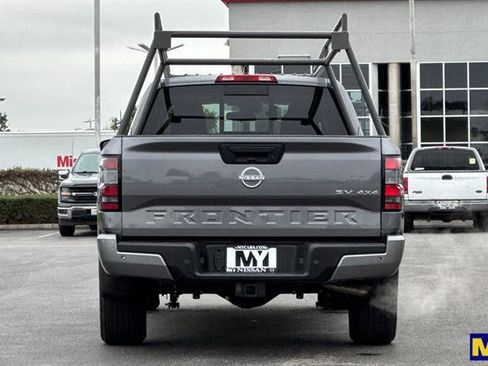 Used 2024 Nissan Frontier SV w/ Technology Package image 5