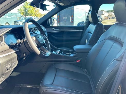 New 2025 Jeep Grand Cherokee L Limited image 23