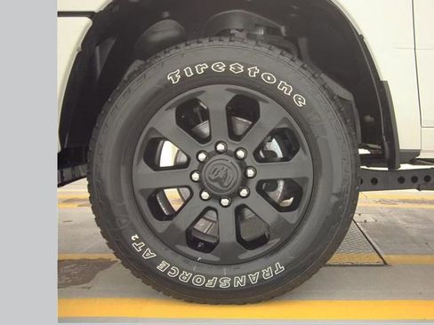 Used 2024 RAM 2500 Big Horn w/ Night Edition AWD/4WD image 18