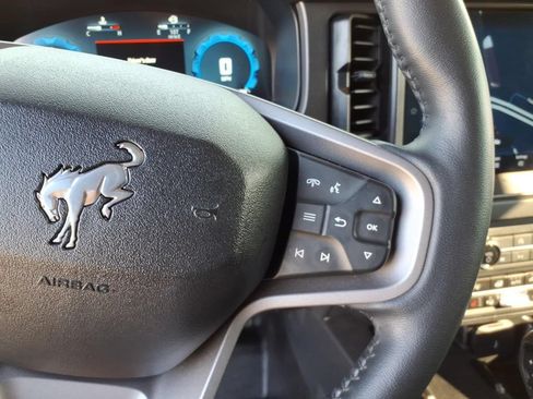 Used 2025 Ford Bronco Badlands AWD/4WD image 10