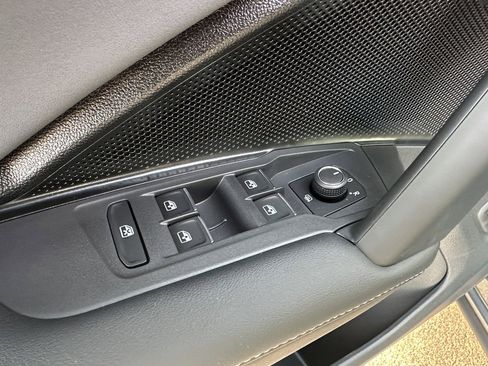 New 2026 Volkswagen Tiguan SE R-Line AWD/4WD image 19