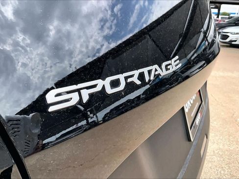 Used 2026 Kia Sportage LX FWD image 10
