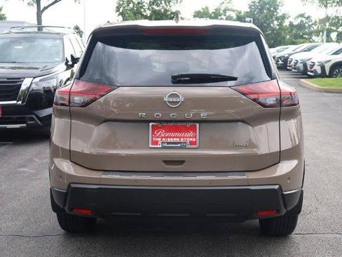 Certified 2025 Nissan Rogue SV AWD/4WD image 6