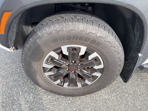 Used 2022 Nissan Frontier PRO-4X image 11