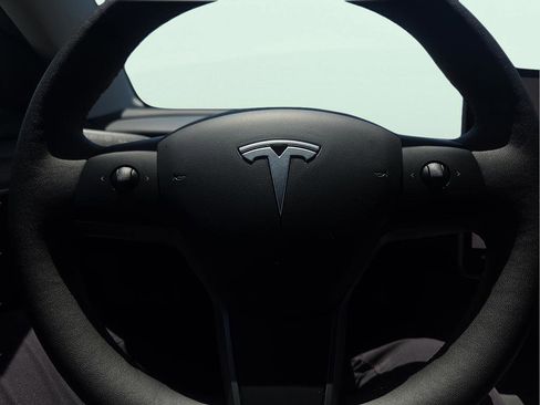 Used 2023 Tesla Model 3 Standard Range RWD image 16