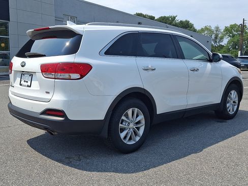 Used 2017 Kia Sorento FWD w/ LX Convenience Package image 6