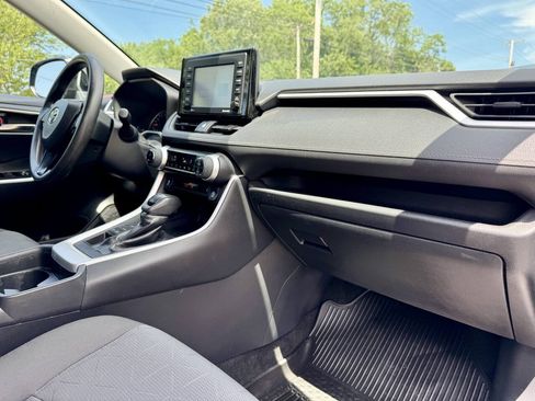 Used 2020 Toyota RAV4 XLE AWD/4WD image 27