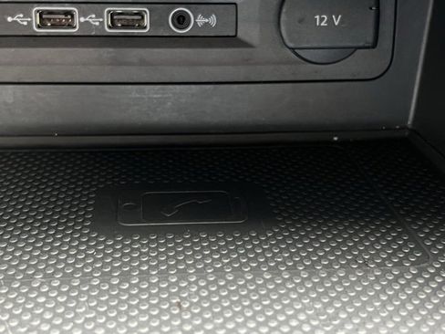 Used 2021 Volkswagen Atlas SEL Premium image 32