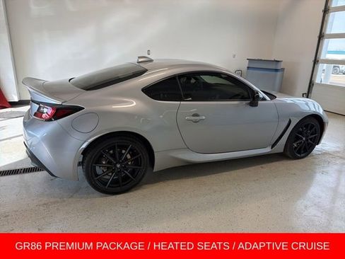 New 2026 Toyota GR86 Premium RWD image 2