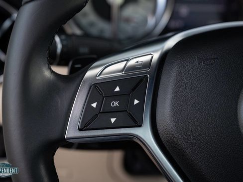 Used 2013 Mercedes-Benz SLK 250 image 20