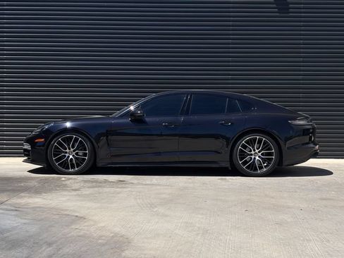 Certified 2023 Porsche Panamera 4 Platinum Edition AWD/4WD image 2
