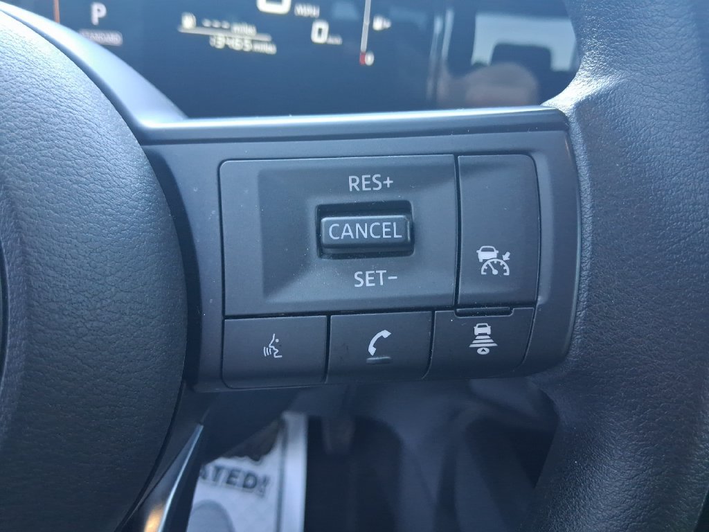 Used 2025 Nissan Kicks SV FWD image 30