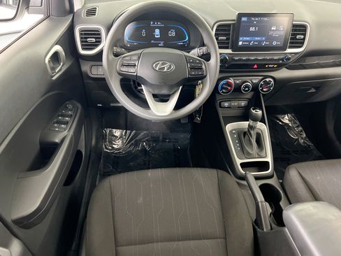 Used 2024 Hyundai Venue SE FWD image 20