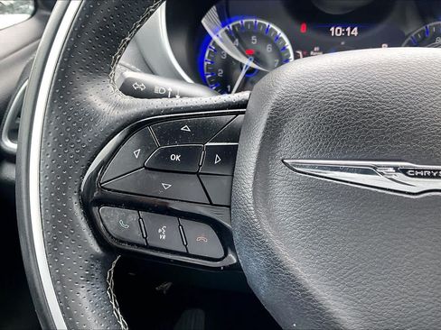 Used 2018 Chrysler Pacifica Limited w/ S Appearance Package FWD image 23