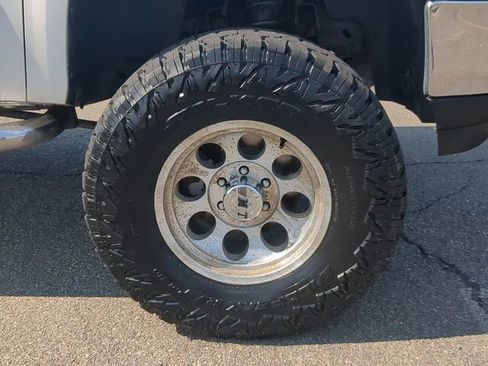 Used 2011 GMC Sierra 1500 SLE w/ Power Tech Package image 10