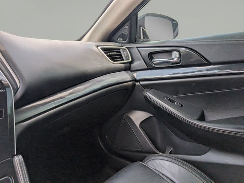 Used 2019 Nissan Maxima Platinum FWD image 31