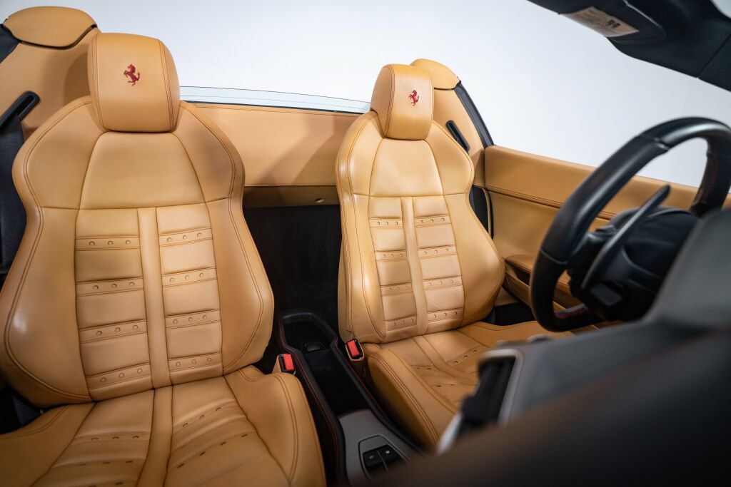 Used 2014 Ferrari 458 Spider RWD image 39