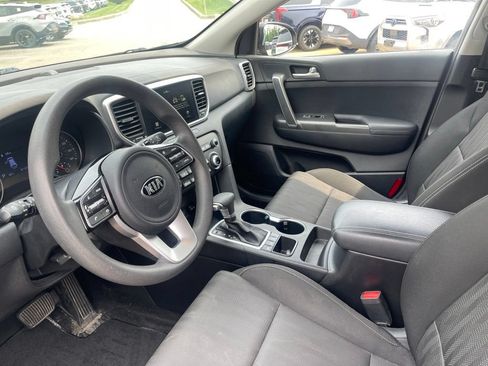 Used 2022 Kia Sportage LX AWD/4WD image 6