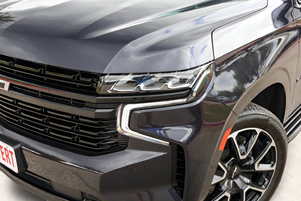 Used 2024 Chevrolet Suburban RST w/ Luxury Package RWD image 2