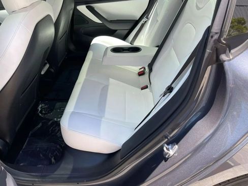Used 2023 Tesla Model 3 Standard Range image 13