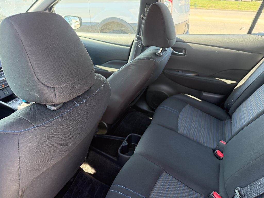Used 2025 Nissan Leaf S FWD image 24