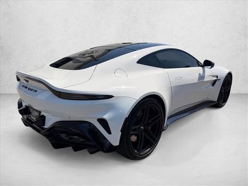 Used 2025 Aston Martin V8 Vantage Coupe RWD image 6